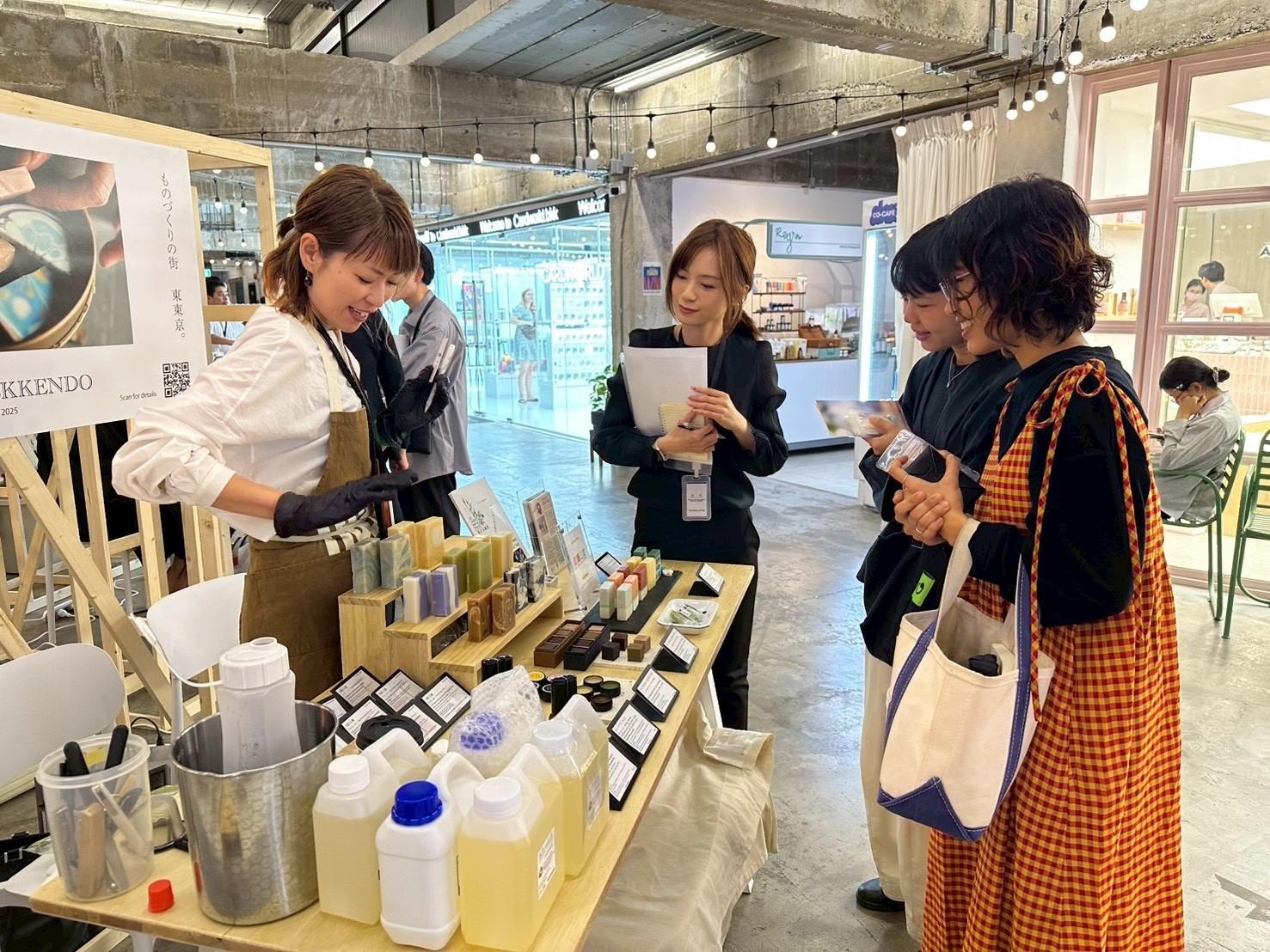 タイ合同展示会での東京石鹸堂