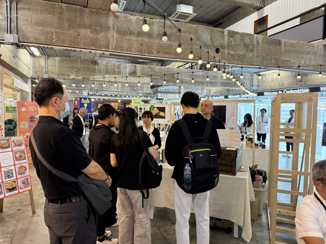 タイ展示会のY&Y honey